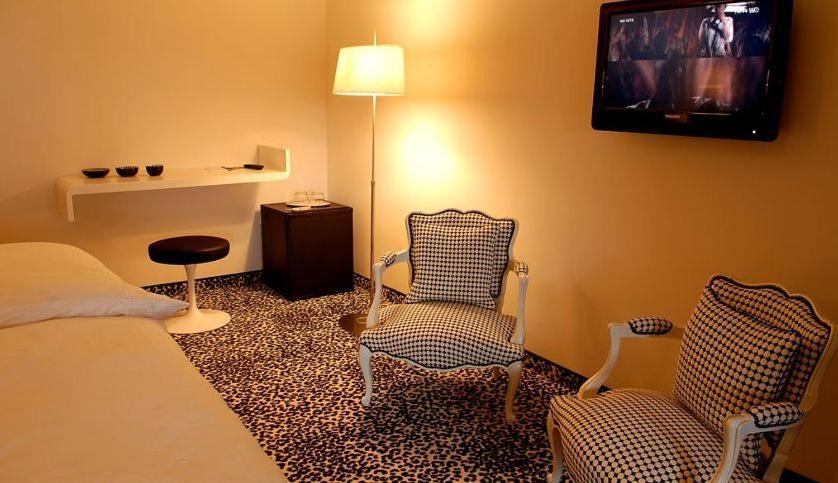 Hotel A La Ferme Osthouse Room photo